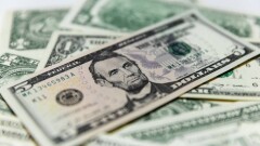 Экономист доллардың қымбаттауы туралы: Бұл теңгенің рубль соңынан еруіне байланысты