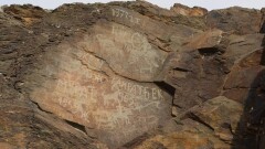 "Құрылысқа пайдаланып жатыр". Қазақстанда мыңжылдық тарихы бар таңбалы тастарға қауіп төніп тұр