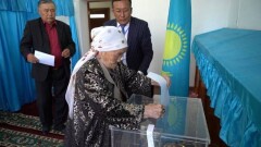 Алматы облысында ғасыр жасаған кейуана референдумда дауыс берді