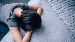 Өзіңізде депрессия барын қалай білуге болады және одан дәрігерсіз емделу жолы қандай