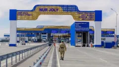 "Нұр жолы" кеден бекетінің басшылығы прокурорға 50 мың доллар пара берген