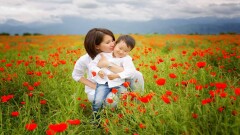 "Ең жақын адам". Бауыр басу бала өміріне қалай әсер етеді?