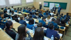 Профессор: Шетел дипломын алған студенттер "басқа елге көшу керек" деген психологиямен қалды