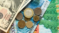 Қазақстандықтардың 55 пайызы теңге бір жылдан кейін әлсірейді деп есептейді – зерттеу