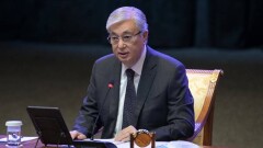 Тоқаев бизнесмендерге: Болашақты Қазақстанмен байланыстырсаңыздар, қаржыны өз елімізге салыңыздар