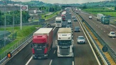 Жүктемесі 8 тоннадан асқан көліктерге шектеу енгізілді. Олар автожолдарда жүре алмайды
