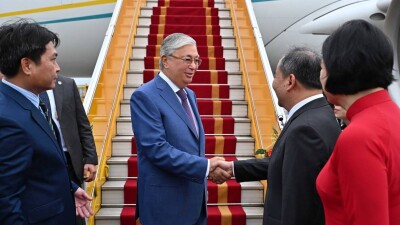 Мемлекет басшысы Вьетнам Социалистік Республикасына ресми сапармен келді