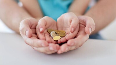 Балаға ақша жинау мен жұмсауды қалай үйреткен дұрыс? Психолог кеңесі