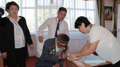 Қызылордада 101 жастағы майдангер бірінші болып дауыс берді