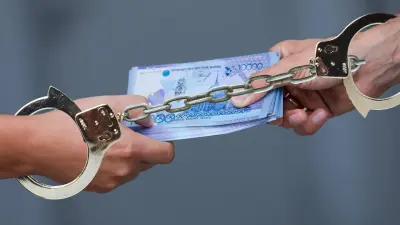 Шымкентте блогер ұстаздан 1,2 млн теңге бопсалады деген күдікке ілінді