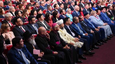 "Ассамблеядан сайланған 5 сенатор басы-қасында жүруі керек". Тоқаев Парламентте депутаттық бірлестік құруды ұсынды