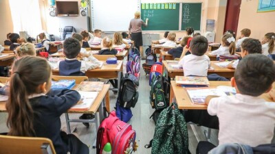 Қазақстанда оқу жылын тағы бір айға созу ұсынылды