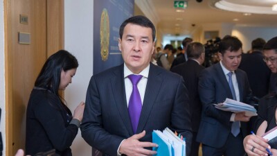 Смайылов: Мемлекеттік қызметшілер саны 15 пайыз қысқарды