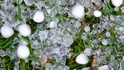 Найзағай ойнап, бұршақ жауады. Демалыс күндерге арналған ауа райы болжамы