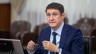 Энергетика министрі Сәтқалиев 6 айдан соң сұрақтарға қазақша еркін жауап беруге уәде етті