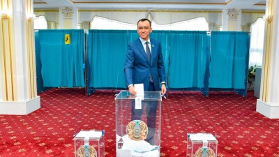 Мәулен Әшімбаев: Референдумға азаматтарды мәжбүрлеп қатыстыру саясаты жоқ