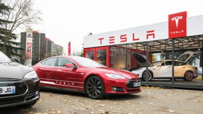 Қазақстандықтар Apple мен Tesla акцияларын көптеп алып жатыр