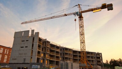 Астанада былтыр тамызда берілуі тиіс пәтеріне кіре алмай жүрген үлескерлер шу шығарды