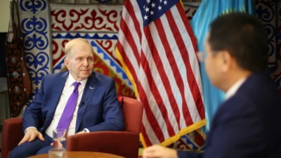 АҚШ елшісі Қазақстан үшін визасыз режим енгізу мәселесіне пандемиядан кейін қайта оралуға болатынын айтты