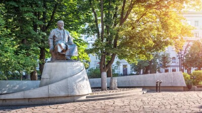Әлемде Абайға арналған қандай ескерткіштер бар?