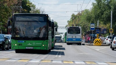 Алматыда бір қоғамдық көліктен екіншісіне ауысып отыру тегін болады