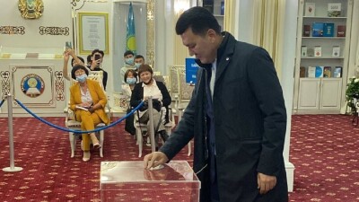 Ерлан Қарин: Бұл сайлау жаңа мемлекеттің негізін қалайды