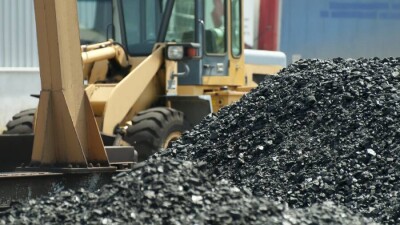Өскеменде азаматтар көмір кезегінде бірнеше күннен бері тұрғанын айтты