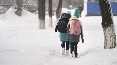 Билеті жоқ балаларды қоғамдық көліктен түсіріп тастауға заңмен тыйым салынбақ