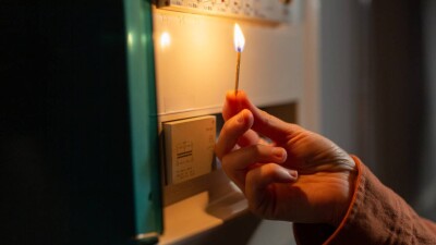 "Тұрмыстық техникамыз күйіп бітті". Алматы облысында тұрғындар жарықтың жиі өшетініне шағымданды