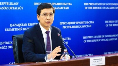 Аймағамбетов: Мектепке кітап сатып алу керек екен деп ойға келген әдебиеттерді алуға болмайды