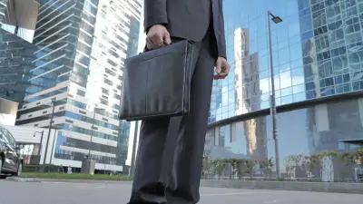 "Мәселе көтеремін деп мандатымнан айырылдым". Экс-депутат "Аманат" партиясын сотқа бермек