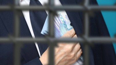 Петропавлдағы зауыттың бұрынғы басшысы 100 мың доллар пара алғаны үшін сотталды