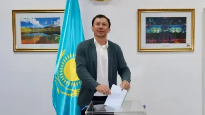 Референдум - 2026: Геннадий Головкин Бангкокта дауыс берді