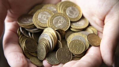 Өскеменде зауыт жұмысшылары жыл басынан бері жалақысын ала алмай келе жатқанын айтты