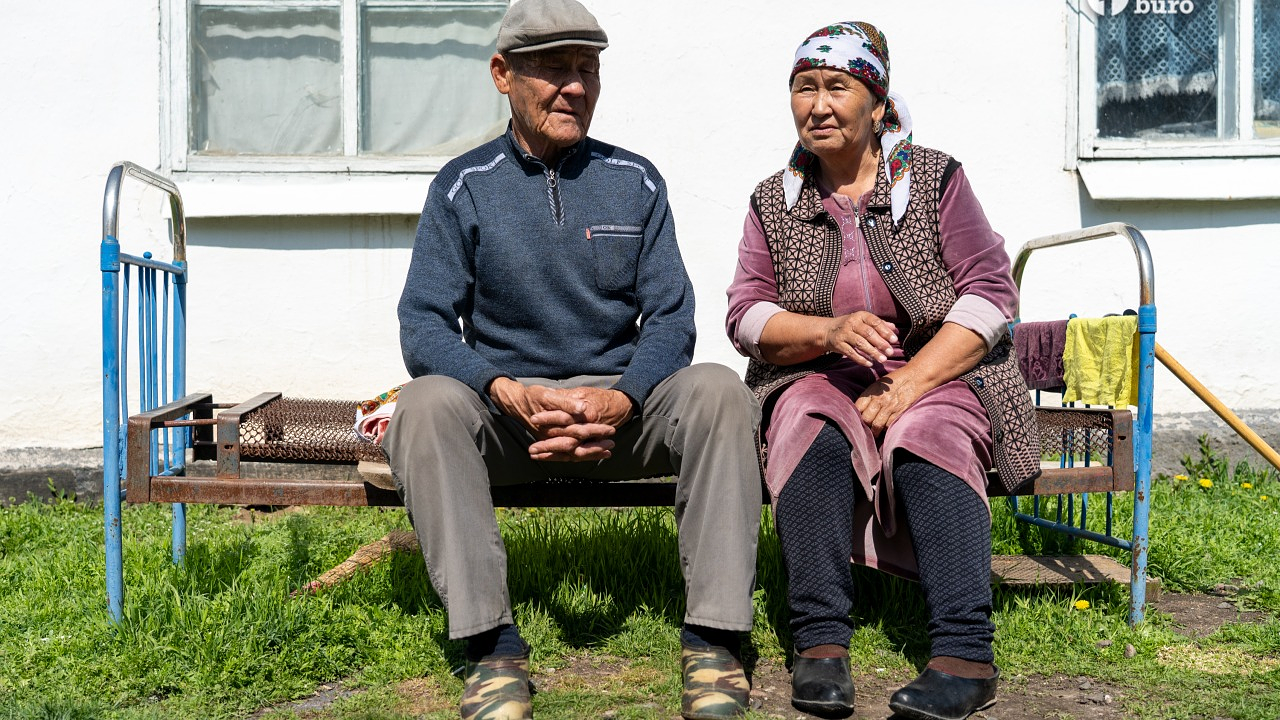 Розамунд Кван порно фотосуреттер