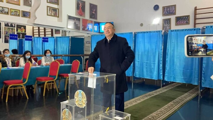 Кандидат Нұрлан Әуесбаев сайлауда дауыс берді