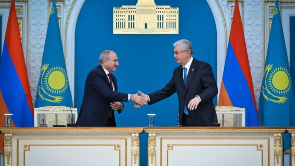 Тоқаев Пашинянды парламенттік сайлаудағы жеңісімен құттықтады