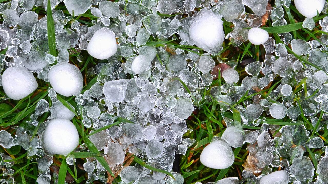 Найзағай ойнап, бұршақ жауады. Демалыс күндерге арналған ауа райы болжамы