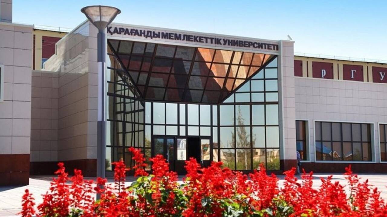 Қарағанды университеті Семей орманындағы өрттен қаза тапқандардың балаларына 10 грант ұсынды