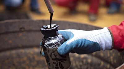 Цена на нефть марки Brent рухнула ниже 100 долларов