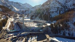 Два алматинца 24 часа бегали по лестнице здоровья на Медеу