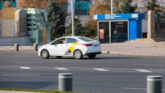 За манерой вождения таксистов Яндекса будут следить