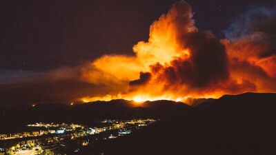 Более 60 лесных пожаров охватили 10 штатов США