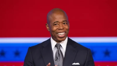 Мэром Нью-Йорка стал бывший полицейский-афроамериканец