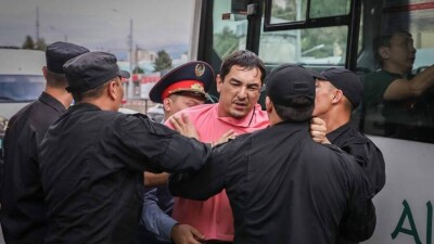 Токаев: Демонстрации могут проводиться в режиме уведомления, но и это небольшое требование нарушают