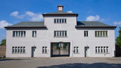 Суд над 100-летним бывшим охранником концлагеря начался в Германии