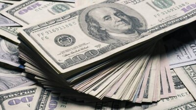 Доллар подешевел на девять тенге