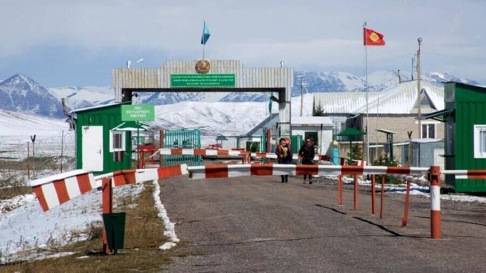 Затор образовался на границе Казахстана и Кыргызстана из-за проверок автотранспорта