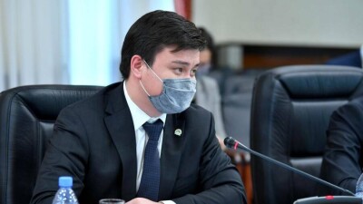Почему бюджету пока не обойтись без Нацфонда? Интервью с министром нацэкономики Асетом Иргалиевым