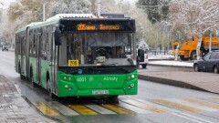 В Алматы утром не все автобусы выехали на маршруты – нет зимней солярки